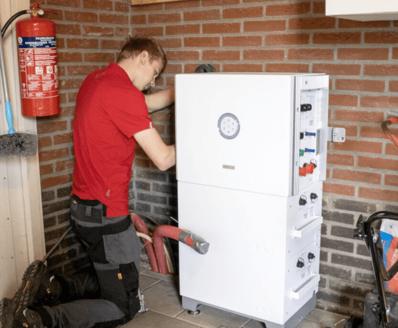 Kosten thuisbatterij scaled Kosten thuisbatterij scaled